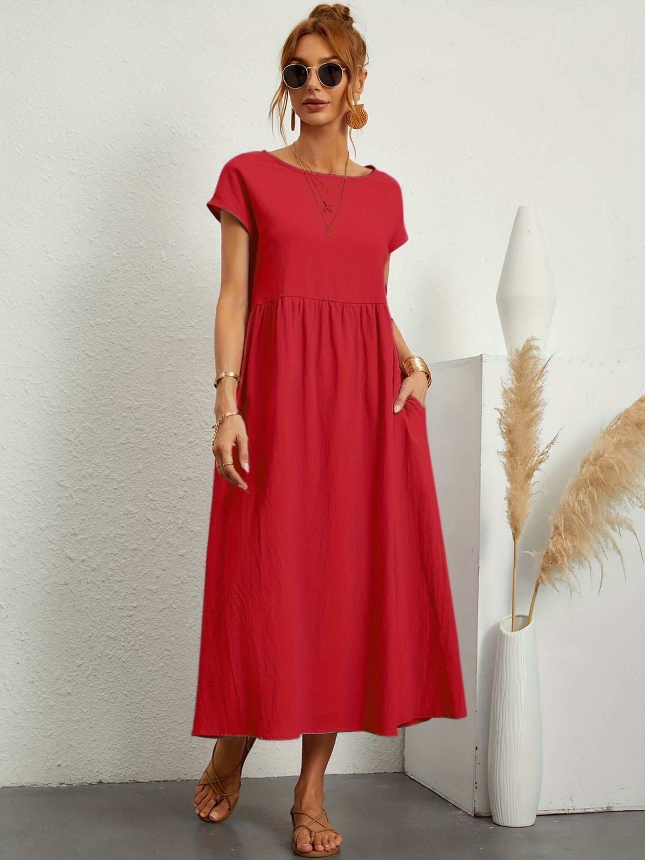 Camille - Elegant Women's Dress - Round Neckline