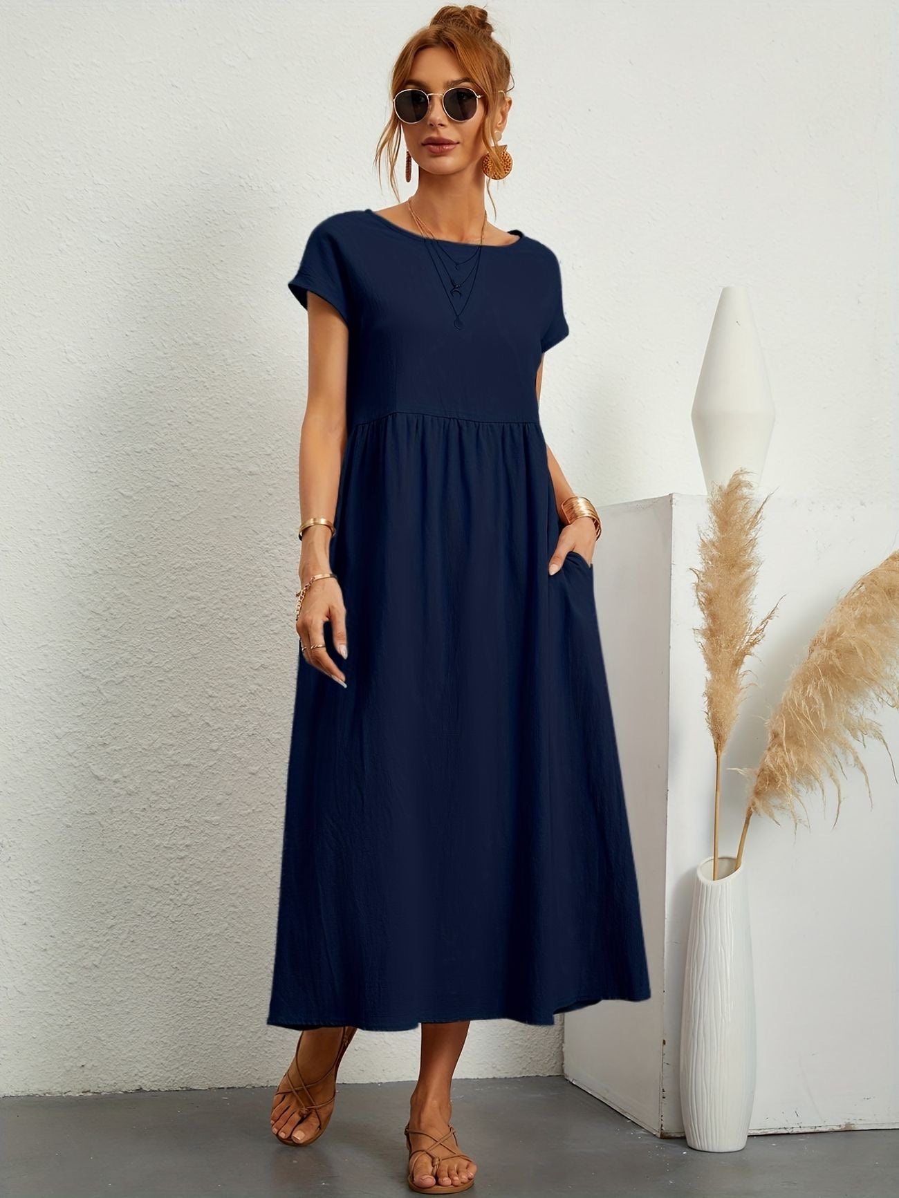 Camille - Elegant Women's Dress - Round Neckline