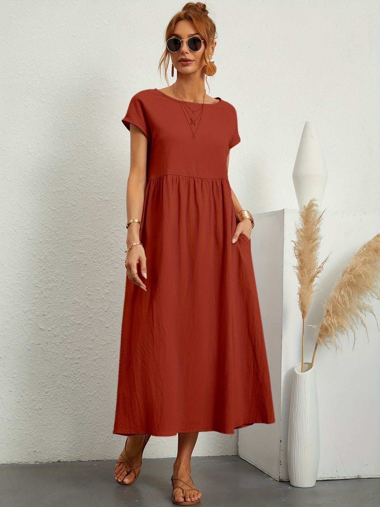 Camille - Elegant Women's Dress - Round Neckline