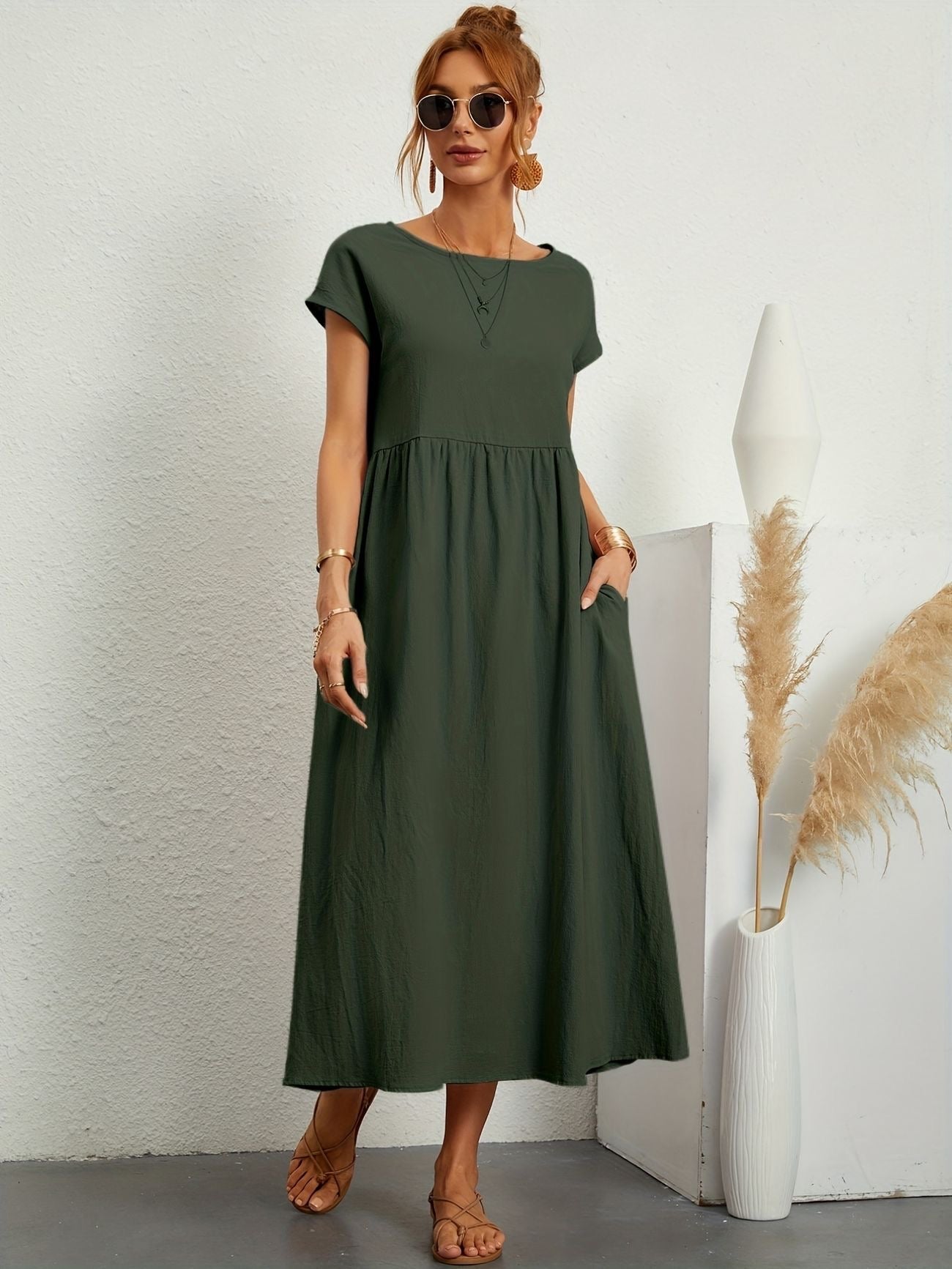 Camille - Elegant Women's Dress - Round Neckline