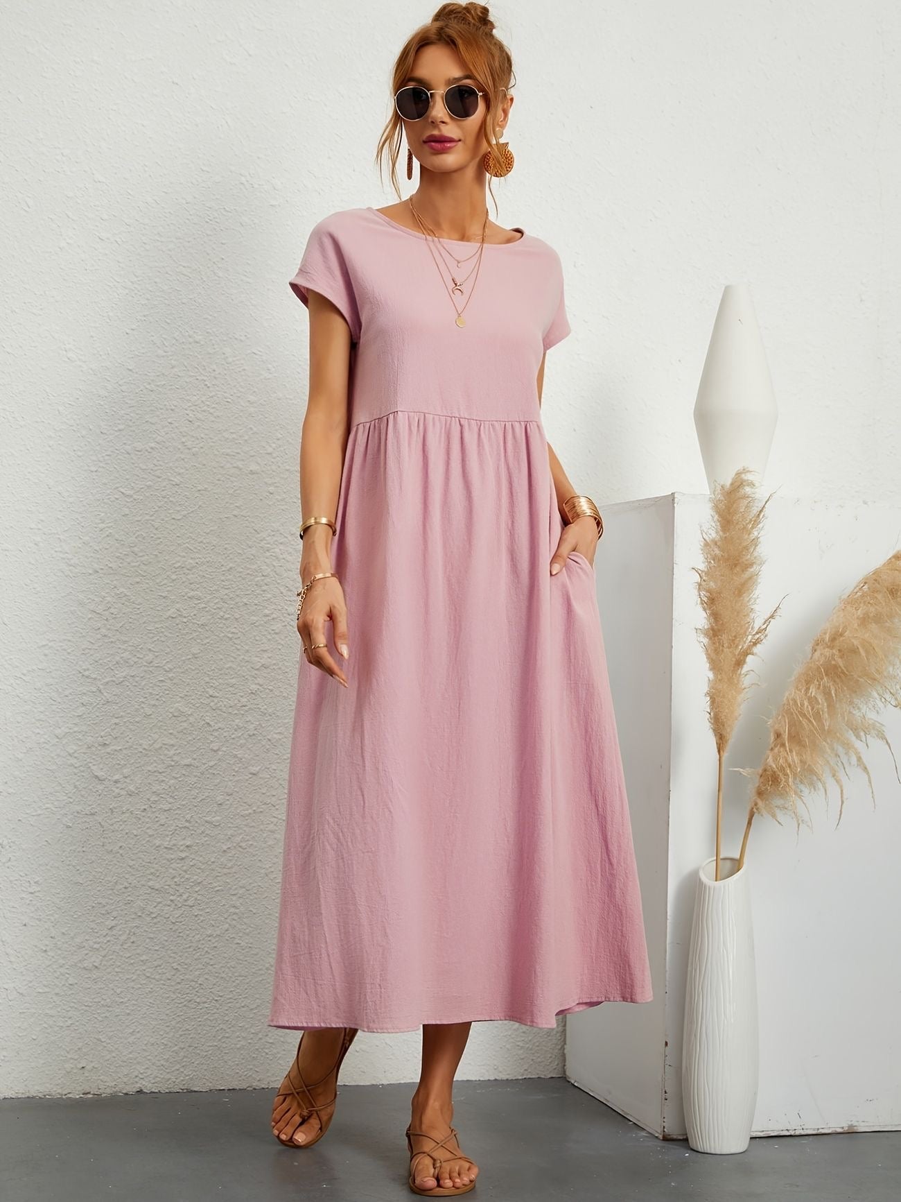 Camille - Elegant Women's Dress - Round Neckline