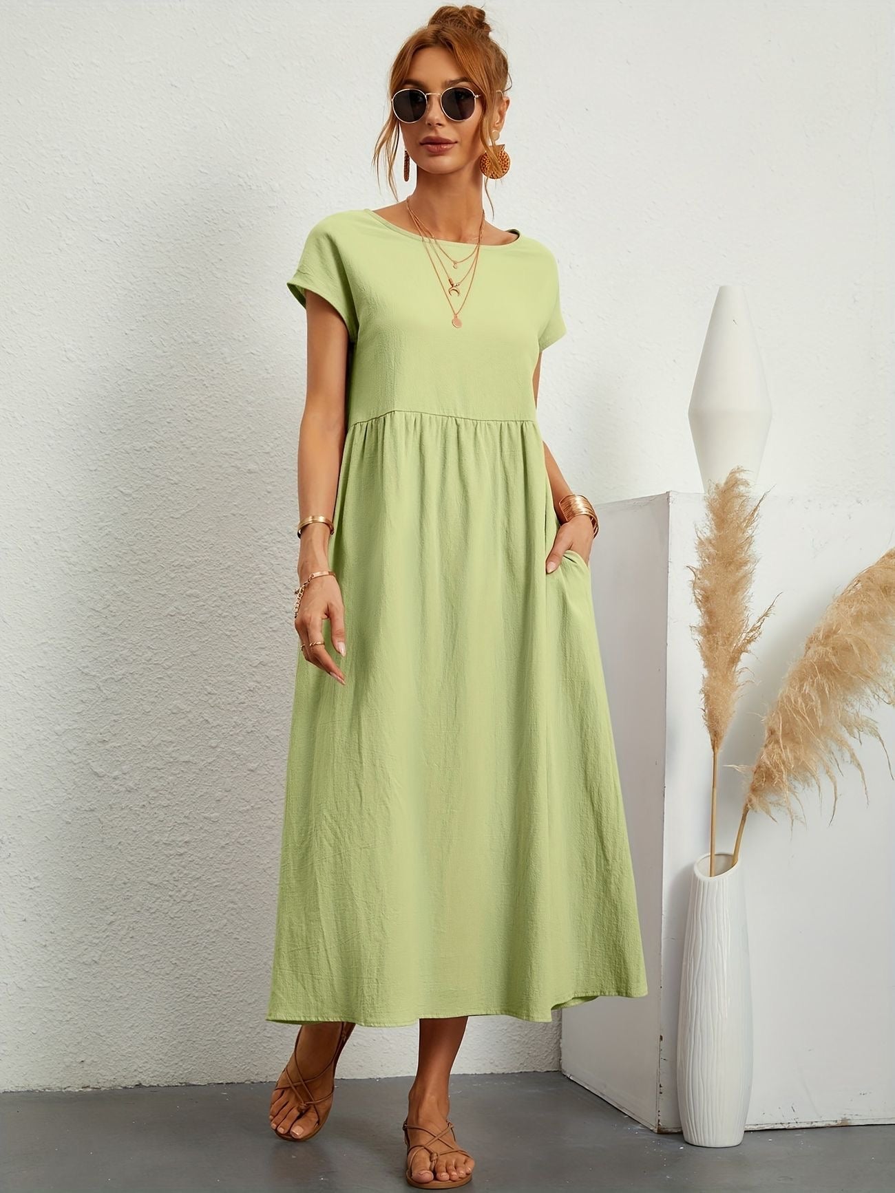 Camille - Elegant Women's Dress - Round Neckline