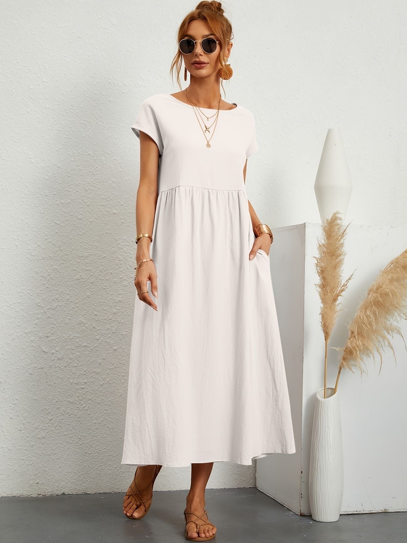 Camille - Elegant Women's Dress - Round Neckline