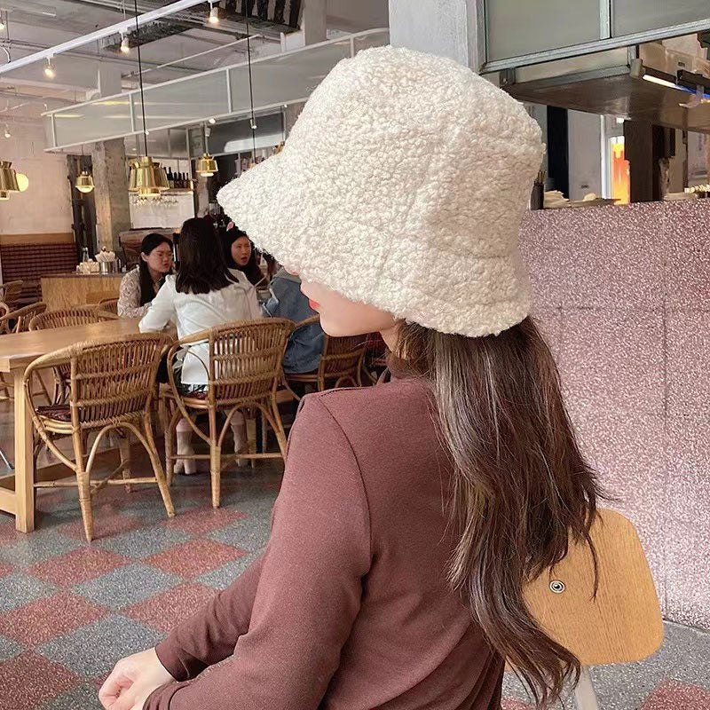Women’s Lambswool Bucket Hat for Winter Warmth