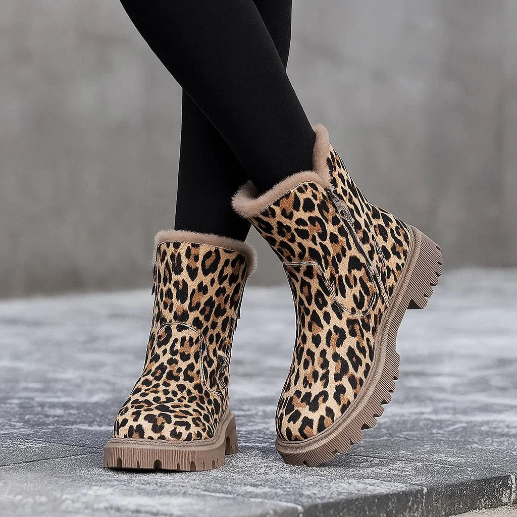 Women's Lion-Print Snow Boots - Winter Comfort - Insulated Warmth