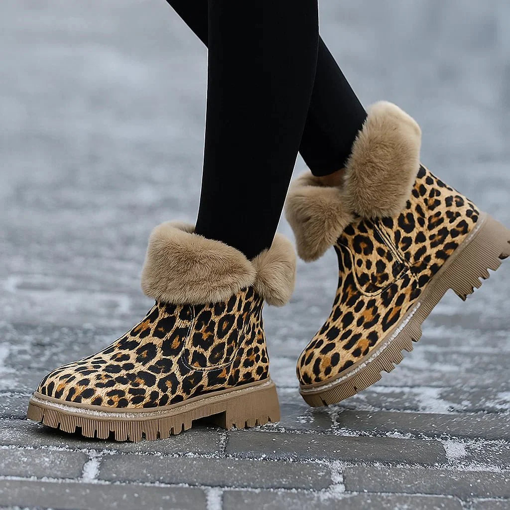 Women's Lion-Print Snow Boots - Winter Comfort - Insulated Warmth